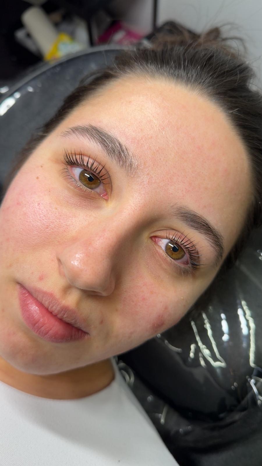 Sourcils restructurés SarahLashBrow